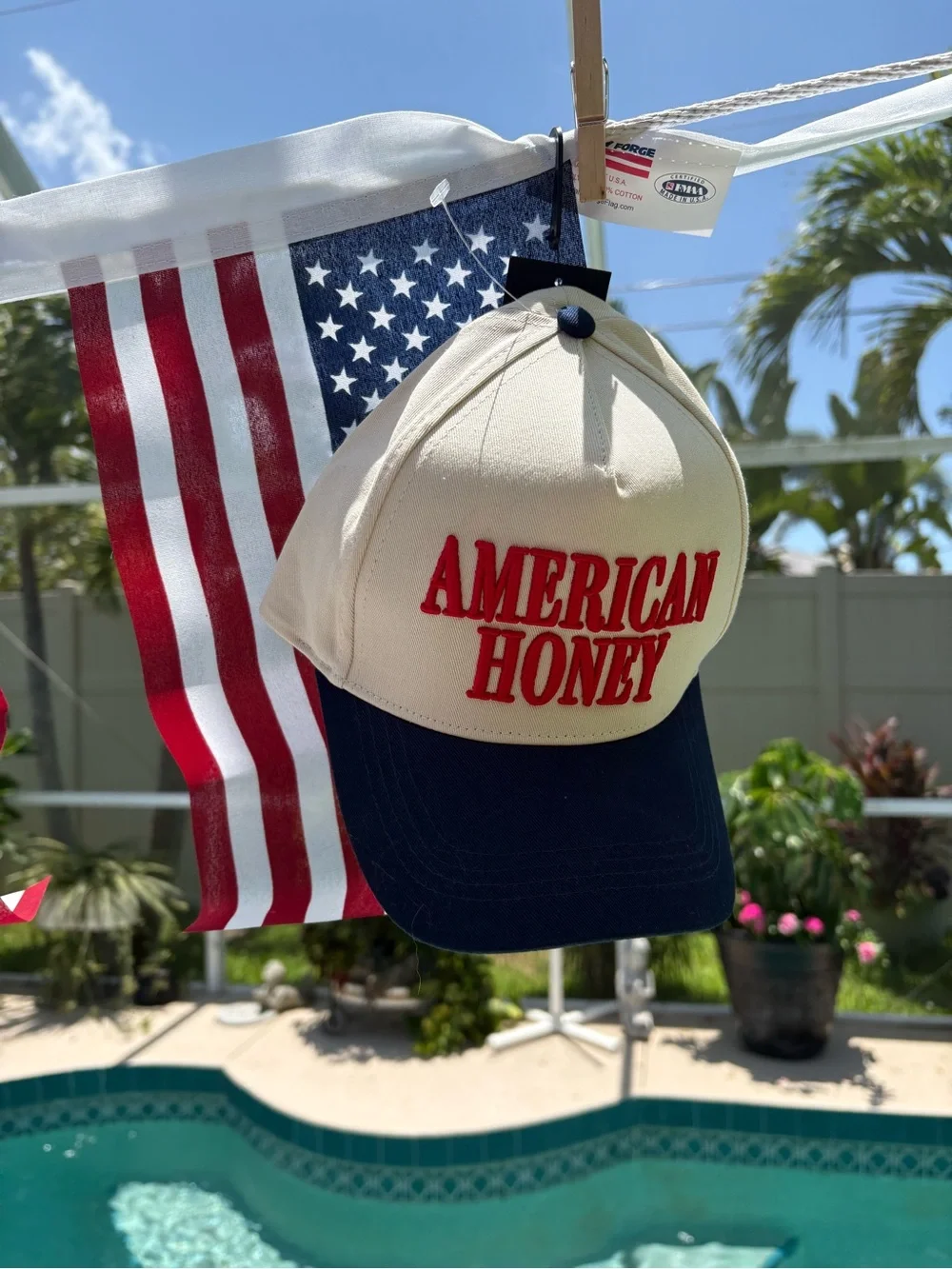 NWT!!!  USA American Honey Cream and Navy Trucker Hat!!! 🇺🇸🇺🇸🇺🇸❤️❤️❤️